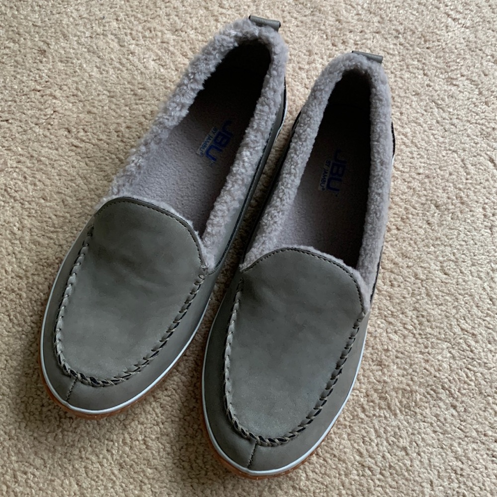 JBU by Jambu moccasins size 9.5